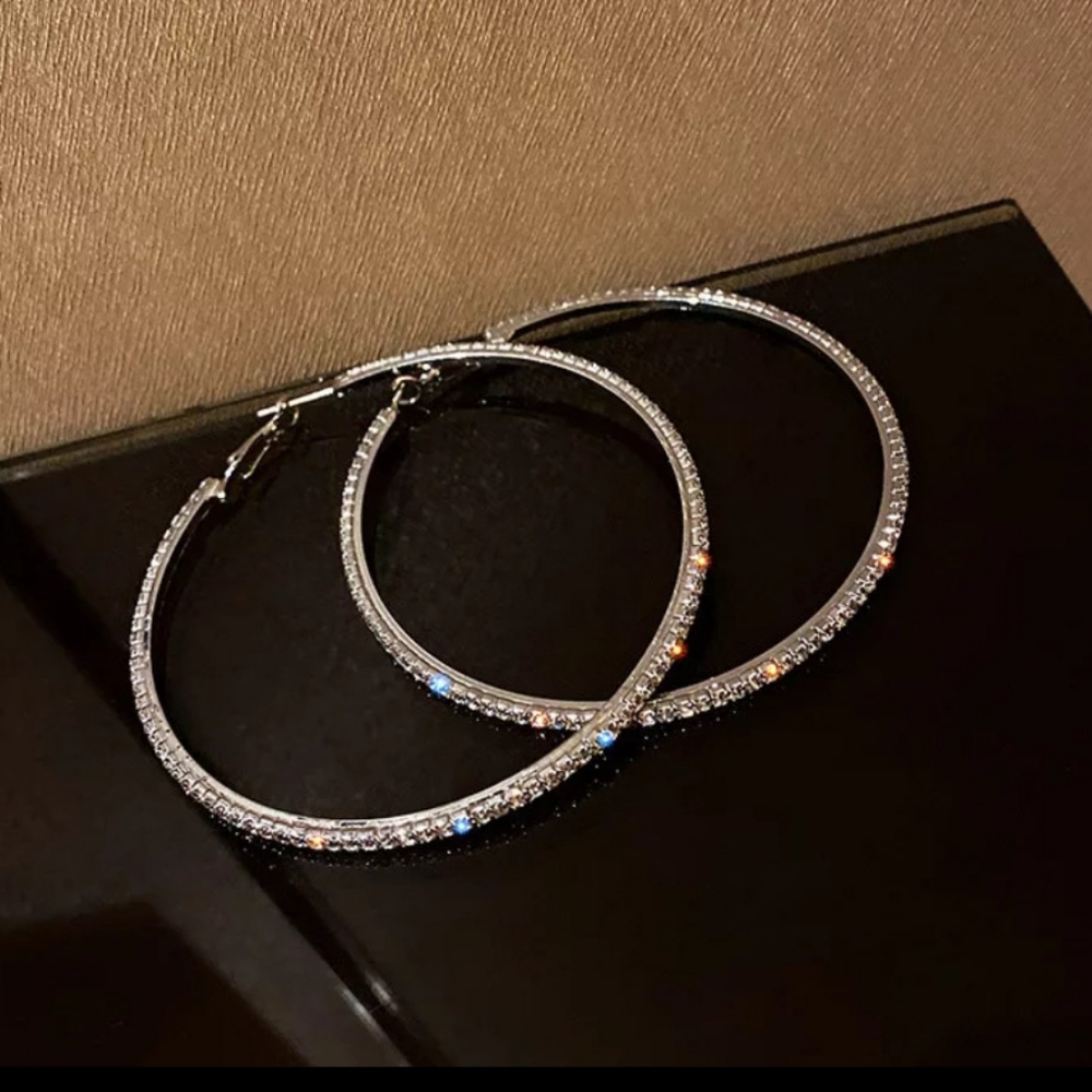 🎀3" Large Rhinestone Hoop Earrings - Picture 5 of 6